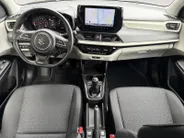 Suzuki Swift 1.2 Comfort Sport | 17 inch | Zwarte logo's | Carbon spiegels | Sharkfin antenne | Carplay | Adapt. Cruise | Navi | Keyless start