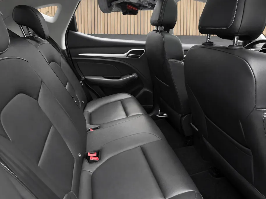 MG ZS EV MG Luxury 45 kWh SOH 91% | Navigatie | Schuifkanteldak | ACC | Leder interieur | Stoelverwarming |