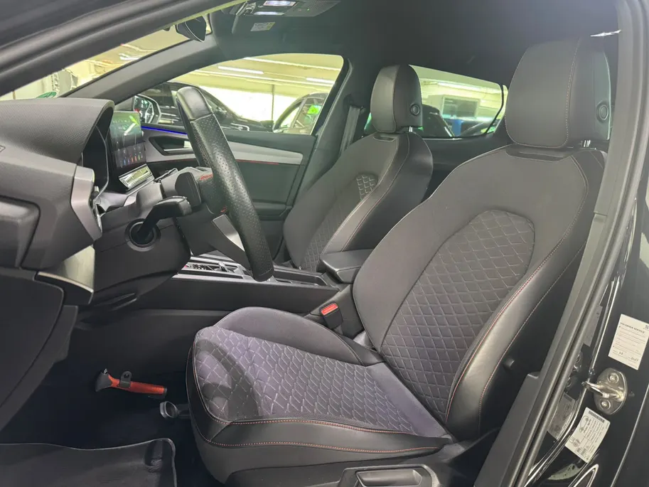 SEAT Leon 1.0 eTSI 7-DSG FR Business Intense 18'' LMV / STOEL + STUUR VERW. / KEYLESS /