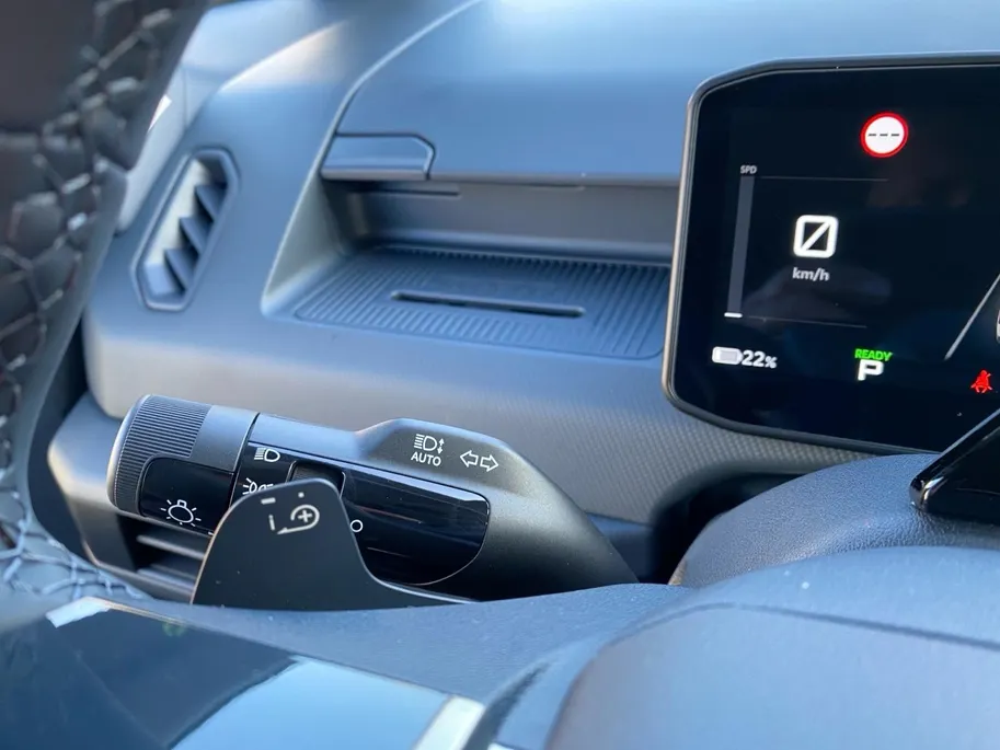 Kia PV5 L2H1 Elite Executive 51.5 kWh | Nieuw te bestellen! | 297 Km bereik |  Laadcapaciteit 4.4 m³ | 360° Camera | Verwarmd stuur