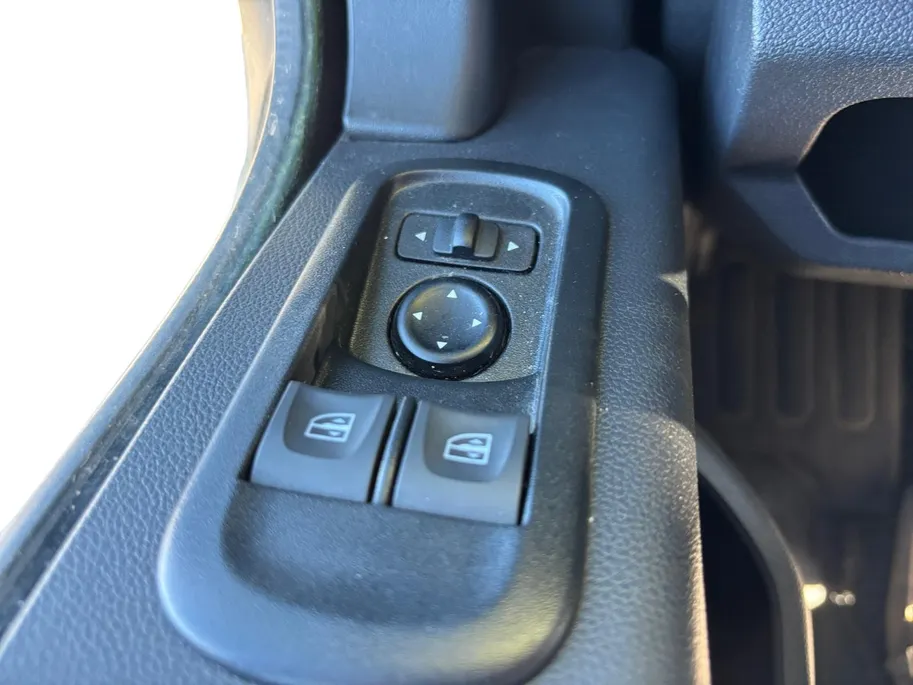 Renault Master T33 2.3 dCi 135 L2H2 Work Edition Demo | Cruise Control | Camera |