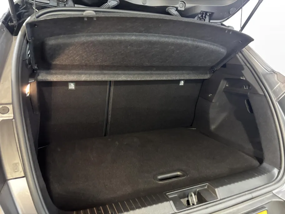 Renault Captur 90PK TCe Techno | Pack Winter | Navi | Climate Control | Camera | Parkeersensoren | Apple CarPlay/Android Auto | Lichtmetalen Velgen | Full LED | Armsteun | Digital Cockpit |