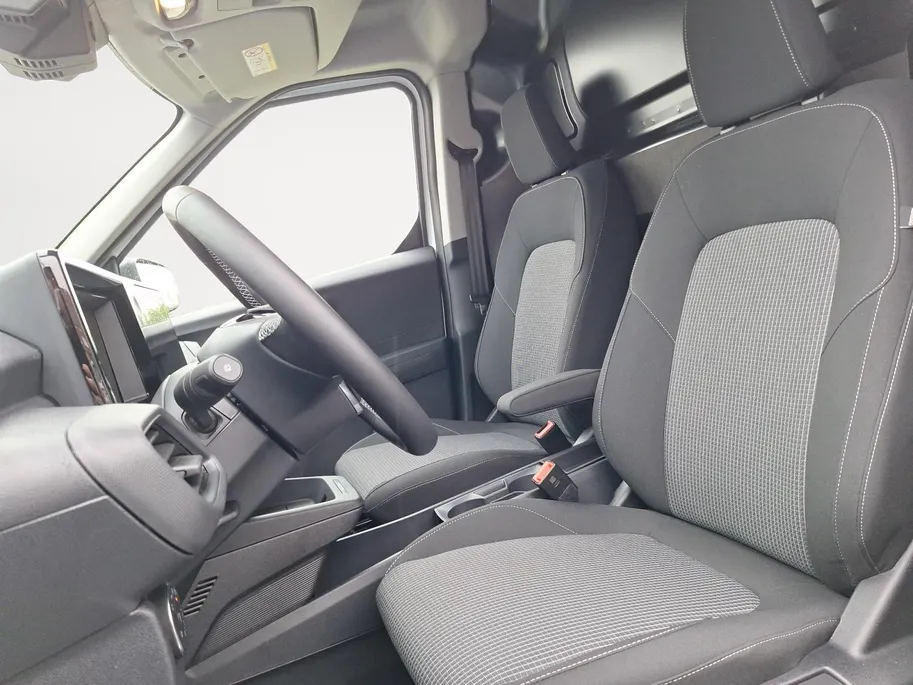 Ford E-Transit Cour. Trend 44 kWh | 0,99% Financial lease ! |Nieuw te bestellen | Trekhaak | Winterpack | Camera | Climate Control | Reservewiel | Apple Carplay&Android Auto | Parkeersensoren | Cruisecontrol |