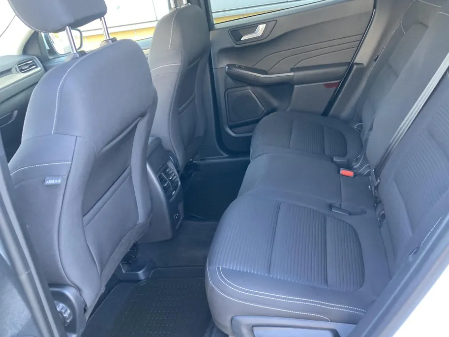 Ford Kuga 2.5 PHEV 225 pk Titanium Navigatie-Draadloos opladen-achteruitrijcamera-parkeersensoren
