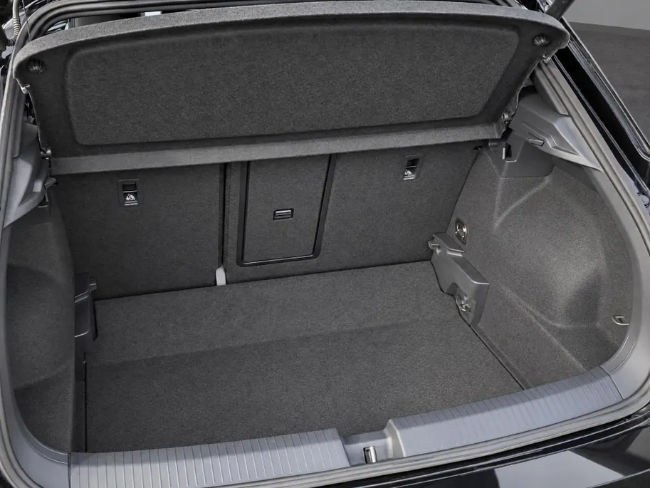 Volkswagen T-Roc 1.5TSI/150PK R-Line Black Style · Panoramadak · Apple/Android Car Play · Camera + Parkeersensoren · Stoelverwarming ·  Garantie t/m 07-08-2027