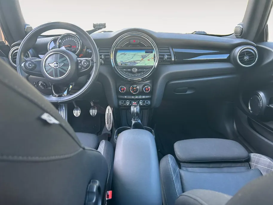 MINI 3-Deurs 1.5 Cooper , Chili Business Hele gave uitvoering! PRIJS RIJKLAAR incl. 12 Maanden garantie!