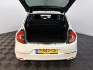 Renault Twingo Z.E. E-Tech Série Limitée Urban Night 22 kWh Automaat | SOH-Waarde 94% | Navigatie | Camera | Climate Control | Stoelverwarming | Lichtmetalen Velgen | Cruise Control | Parkeersensoren |