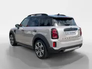MINI Countryman 1.5 Cooper MINI Yours |achteruitrijcamera| Extra getint glas |Cruise control adaptief| Comfortstoel(en)| Lederen bekleding| 12 maanden Bovag Garantie|
