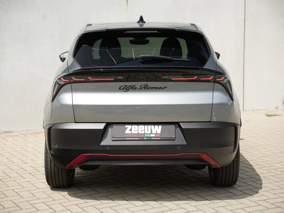 Alfa Romeo Junior Elettrica Speciale 54 kWh | Techno Pack | Navi | Camera | 18'