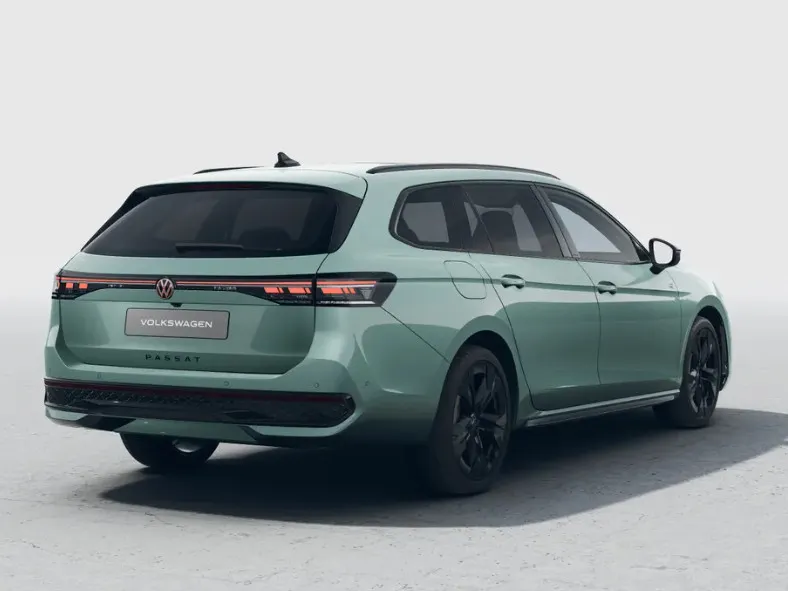 Volkswagen Passat Variant R-Line Edition 1.5 eHybrid 204 PK versn. DSG · Black Style Pakket · Trekhaak incl. Trailer Assist ·