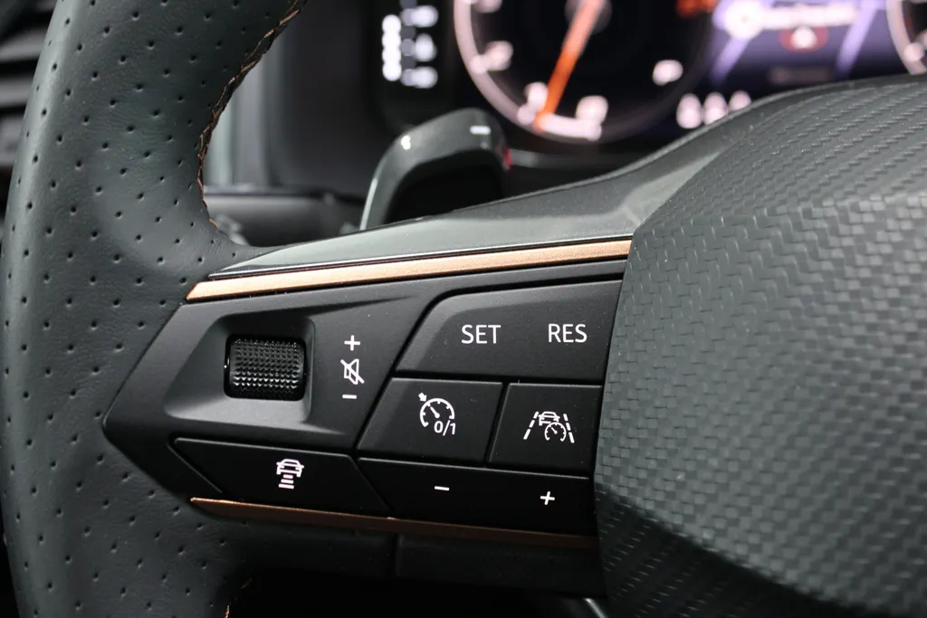 CUPRA Ateca 2.0 TSI 4DRIVE DSG-7 300PK / 360° Camera / 20'' LMV / Elektr. klep / DCC / Stuur + Stoelverwarming / Beats /
