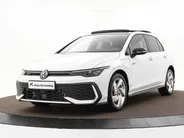Volkswagen Golf 1.5 eHybrid 272pk DSG GTE · Panoramadak · 360 Camera · Head-Up Display · Matrix LED · Optiekpakket Zwart · Dodehoeksensor · Garantie t/m 10-11-2030 of 100.000km