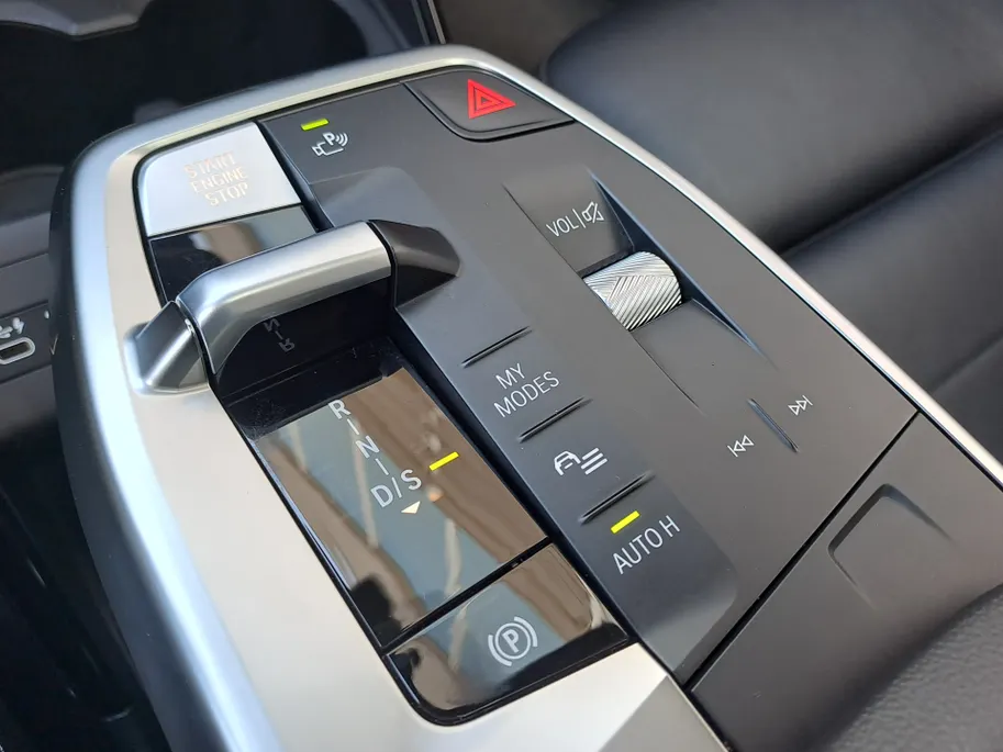 BMW 2 Serie Active Tourer 220i AUTOMAAT | Sensoren | Navigatie | Cruise | 360 Camera | Head-up display | Elektrisch verstelbare stoel | Apple Carplay/Android Auto