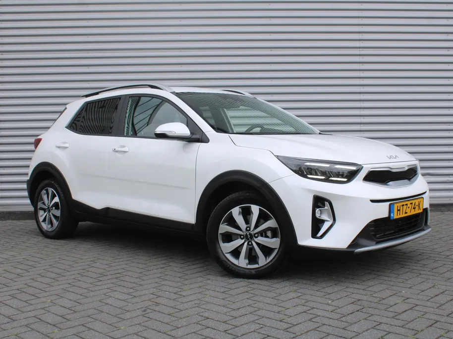 Kia Stonic 1.0 T-GDi MHEV DynamicPlusLine | Stuur-/stoelverwarming | Camera | Cruise adapt. | Clima | LED | Navi | 16' LM | Keyless |