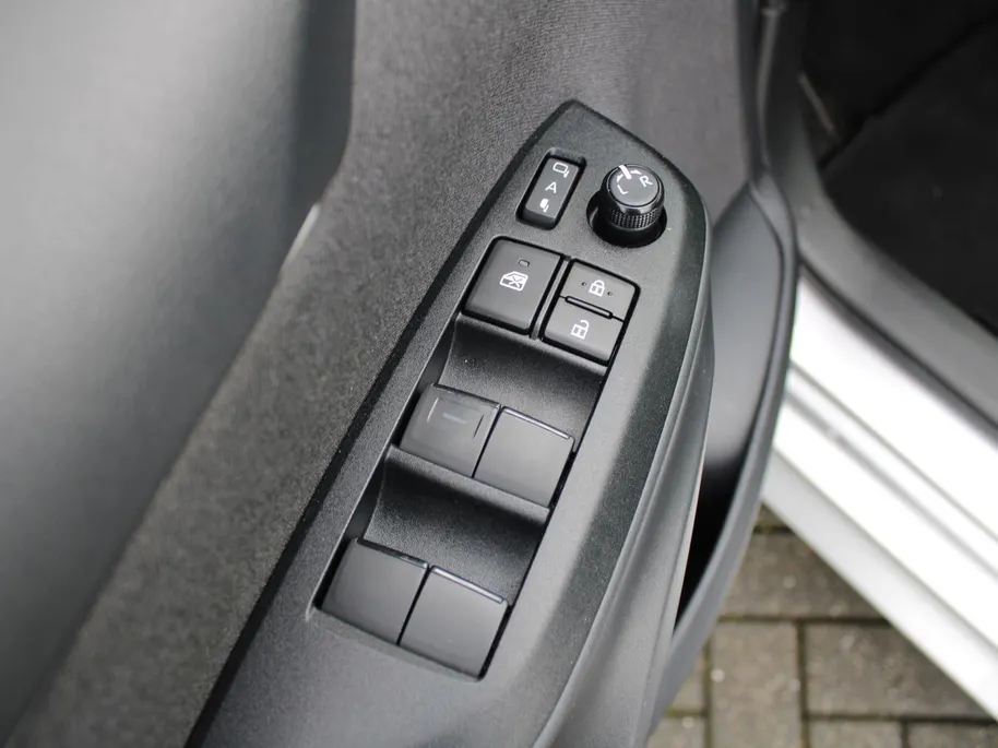 Mazda 2 Hybrid 1.5 Agile | Comfort pakket | 15' LM | Stoelverwarming | Apple Carplay/Android Auto |
