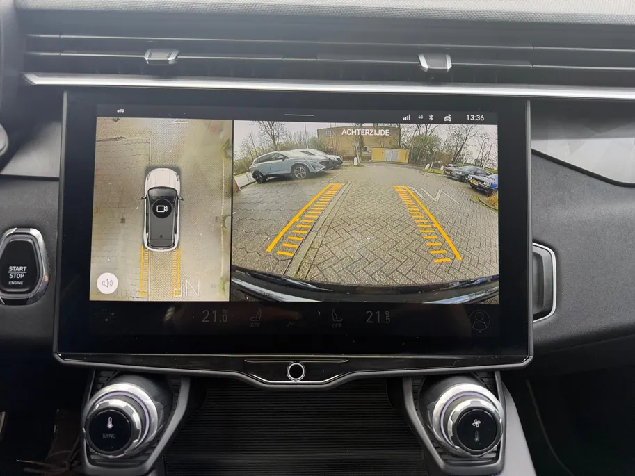 Lynk & Co 01 1.5 Apple Carplay/Android Auto , stoelverwarming , panoramadak , navigatiesysteem full map , camera 360 , elektrisch verstelb. bestuurdersstoel met geheugen , elektrisch bedienbare achterklep ,                                               lichtmetalen ve