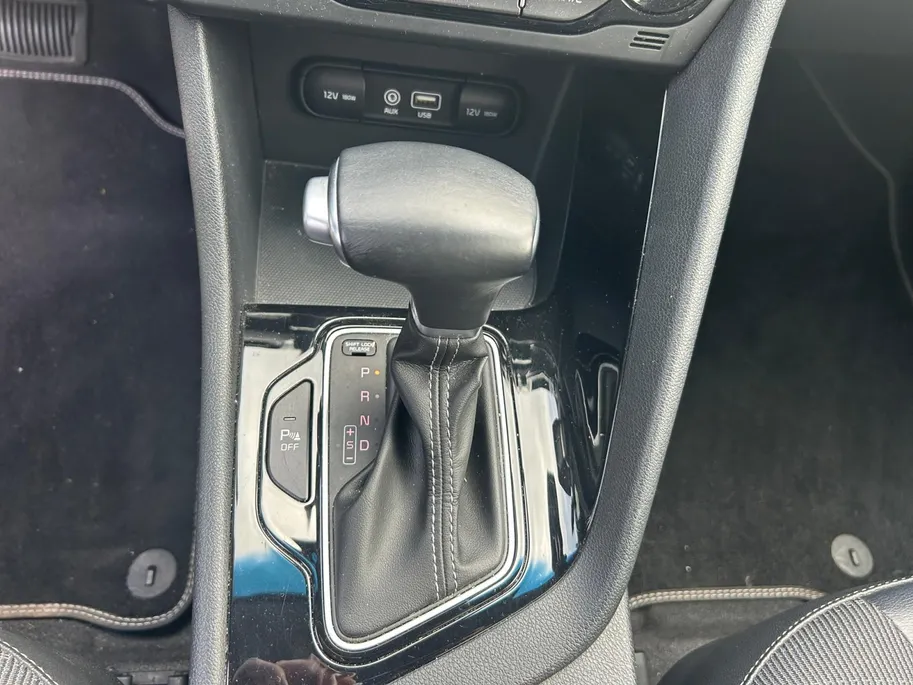 Kia Niro 1.6 GDi Hybrid DynamicLine |Super complete en leuke uitvoering! NU INCL Premiumpakket GRATIS! Incl. 12 maanden garantie! RIJKLAARPRIJS!!