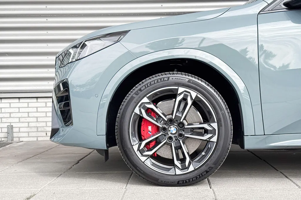 BMW iX2 eDrive20 67 kWh M Sport Edition