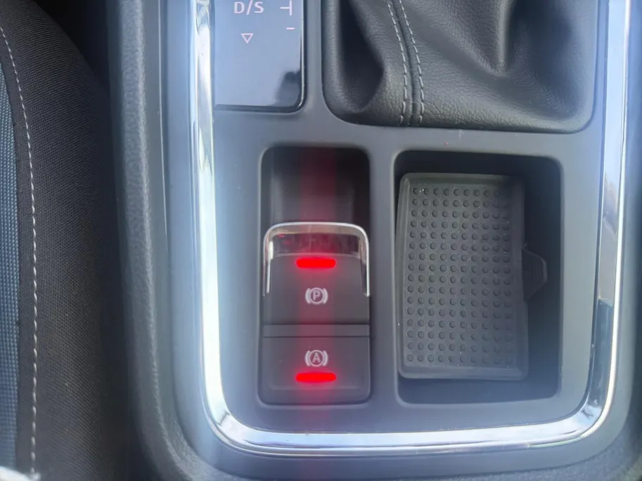 SEAT Ateca 1.5 TSI Style Business Intense | Automaat | Apple Carplay/Android Auto | Trekhaak | Climate Control | Adaptief Cruise Control | Stoelverwarming | Camera | Navigatie | Stuurbediening