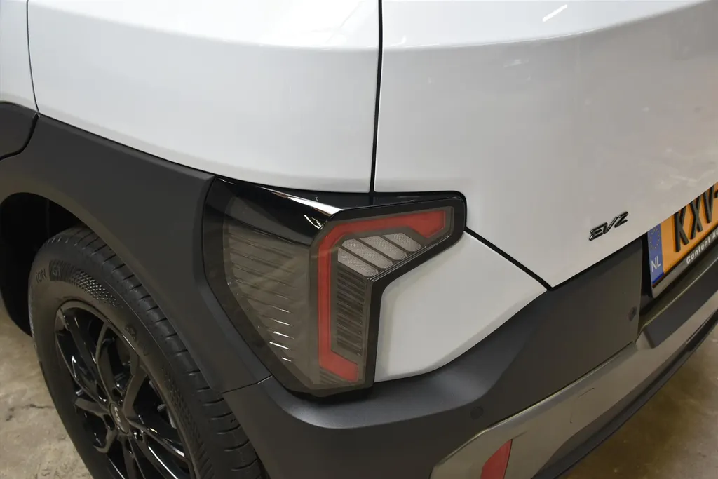 Kia EV2 61 kWh 135pk (5-zits) Air BLACK EDITION
