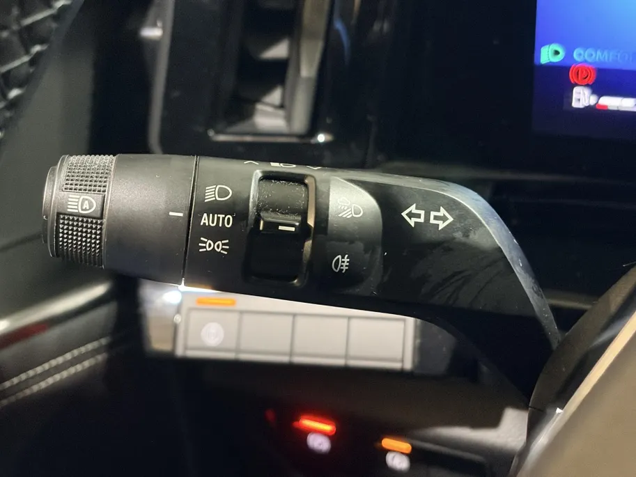 Renault Austral 200PK E-Tech Full Hybrid Techno Automaat | Camera | Parkeersensoren | Climate Control | Cruise Control | Apple CarPlay/Android Auto | Full LED | Licht & Regen Sensor | Lichtmetalen Velgen |