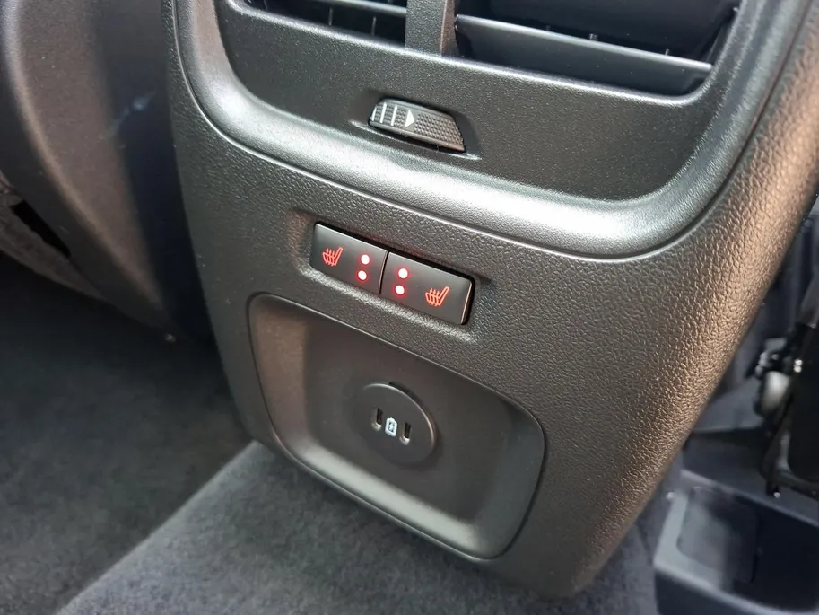 Ford Kuga 2.5 PHEV ST-Line X | Winterpack | Wegklapbare trekhaak | Kantel / schuifdak | 2100kg trekgewicht | Direct leverbaar!