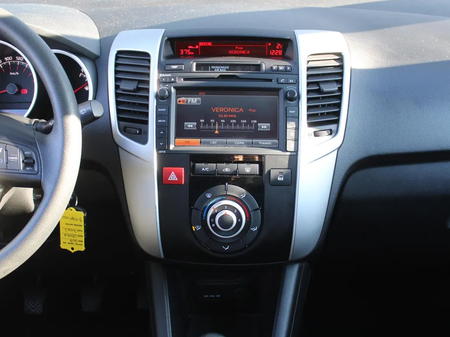 Kia Venga 1.6 CVVT 20th Anniversary | Airco | Navi | Cruise | Camera | 16' LM | All season banden | Dealeronderhouden |