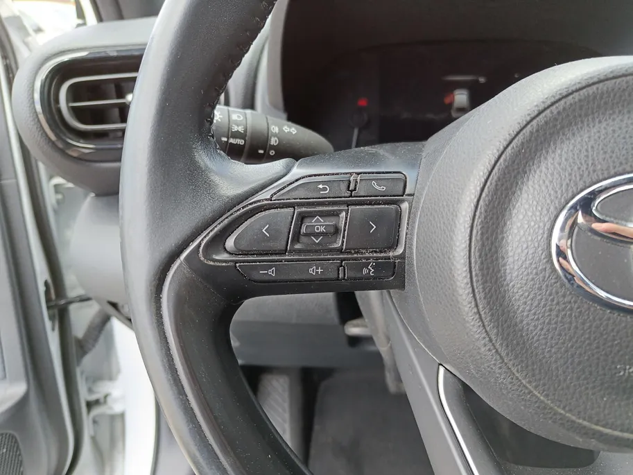 Toyota Yaris Cross 1.5 Hybrid First Edition | Trekhaak | Apple Carplay/Android Auto | Auto emergency stop | Climate control | Adaptive cruise control