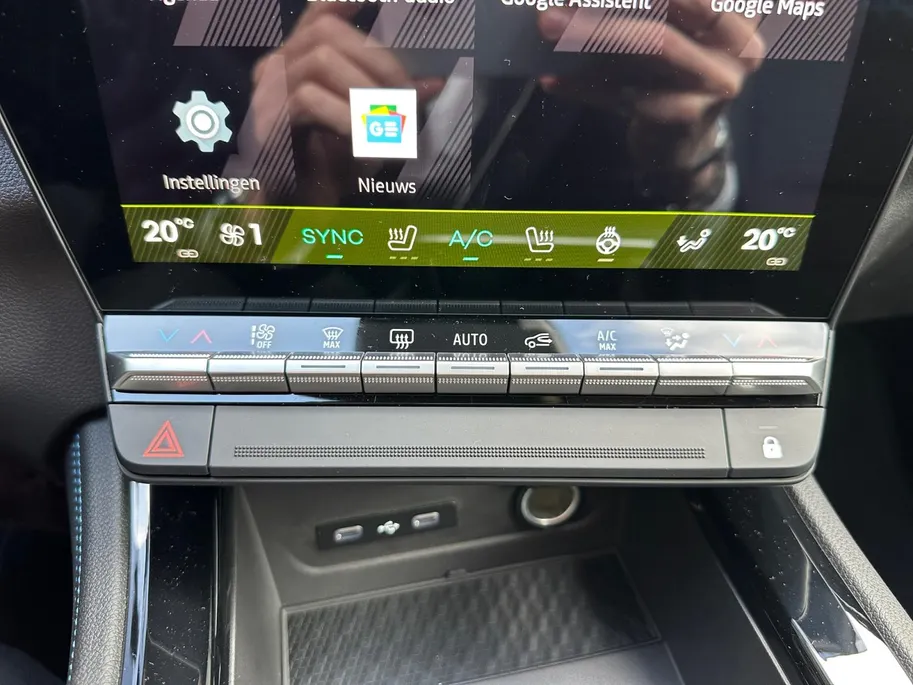 Renault Austral 1.2 E-Tech full hybrid 200 esprit Alpine | Nu Met 5 Jaar Fabrieksgarantie | Direct Leverbaar | Nu Met 4000 euro Voorraadkorting Bij Zeeuw & Zeeuw Renault Naaldwijk |