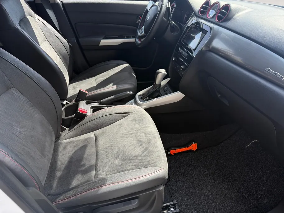 Suzuki Vitara 1.4 S Allgrip | Stoelverwarming | Dodehoeksensoren | Hoge Zit | Camera | Adaptive Cruise Control |