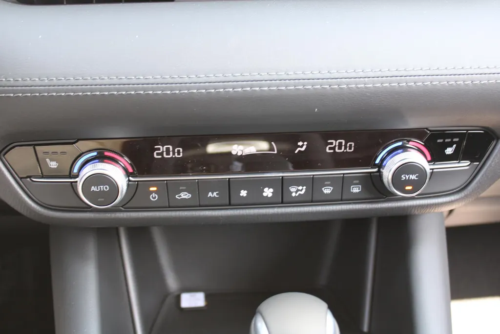 Mazda 6 Sportbreak 2.0 SkyActiv-G 6AT 165PK Centre-Line | BTW Auto | Navi | 17' LM | 360° Camera | Cruise | Head-up display | Automaat |