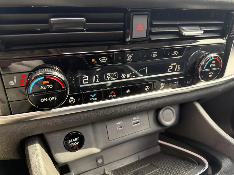 Nissan X-Trail 1.5 e-Power Tekna | Navigatie | Schuif-/ Kanteldak | Stoelverwarming voor & achter | 360 camera | Apple Carplay/ Android Auto | Geheugenfunctie voorstoelen | Elektrische Kofferbak |