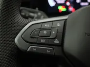 Volkswagen T-Roc 1.5eTsi/150PK R Line First Edition Black Style DSG · Navigatie · 360°Camera + Parkeersensoren · Stoel- & stuurverwarming · Garantie t/m 28-11-2025 · EXTRA INRUILKORTING