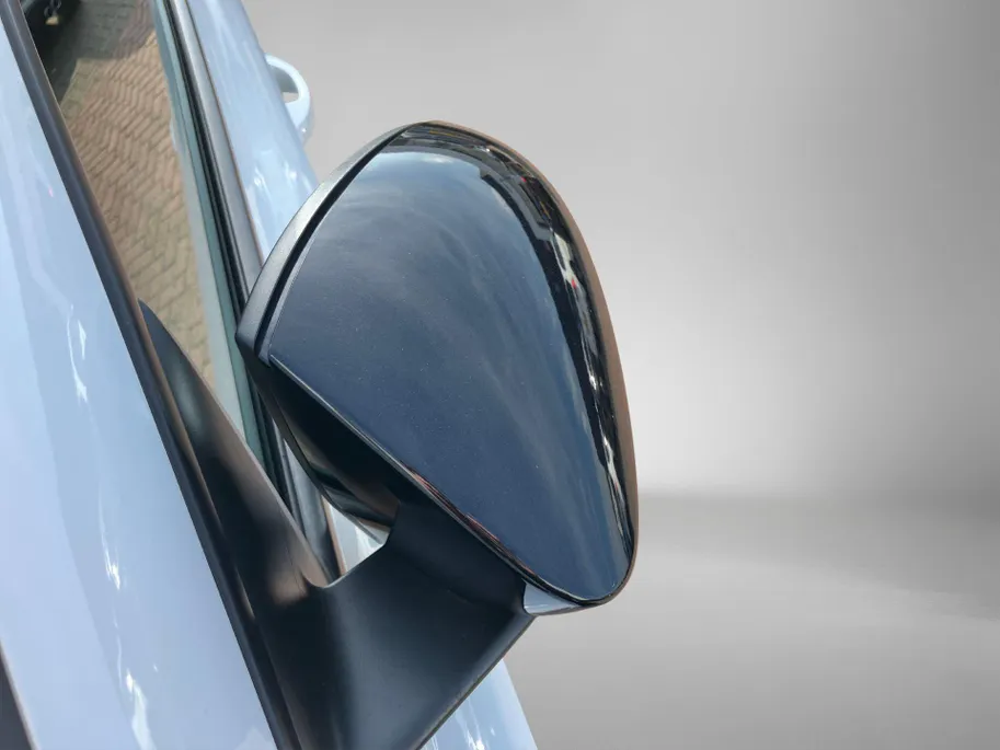 Škoda Karoq 1.5TSI/150PK ACT Sportline Business · Trekhaak · Camera · Stoelverwarming · Apple/Android Car Play · Navigatie ·