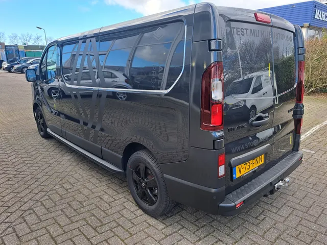 Renault Trafic 2.0 dCi 130 T30 L2H1 GB Comfort Black Edition | Airco | Cruise | LM velgen | Betimmering | Trekhaak | Bijrijdersbank | Demonstratieauto, vraag naar beschikbaarheid ! |