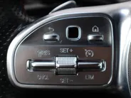 Mercedes-Benz A-Klasse 250 e AMG Line | HUD | Multispaak | LED | Navigatie | Camera | Automaat