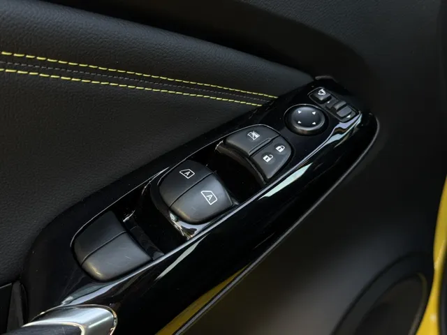 Nissan Juke Hybrid 143pk N-Sport | Navigatie | 360-Camera | App Connect | ACC | Cold Pack | Keyless