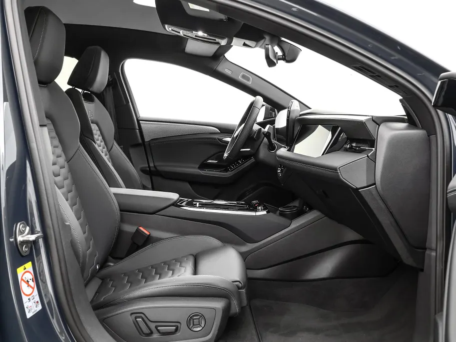 Audi A6 e-tron S edition 83 kWh 286pk · SOH 99,5% · Panoramadak · Luchtvering · Camera · SONOS Sound · Head-Up Display · Elek. Achterklep · Stoelverwarming · Garantie t/m 06-10-2030 of 100.000km