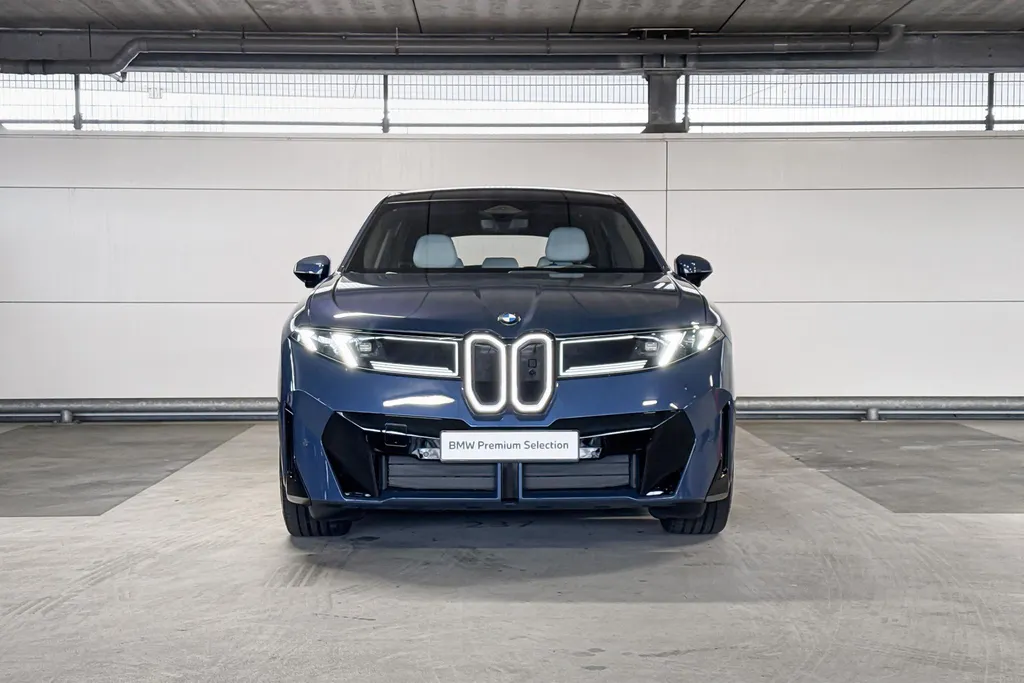 BMW iX3 50 xDrive 113 kWh