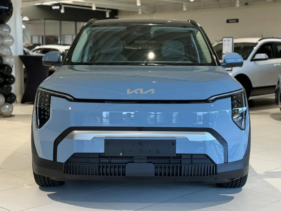 Kia EV3 Plus Advanced 58.3 kWh | NU IN DE SHOWROOM, MAAK NU EEN PROEFRIT!  Private Lease vanaf €429,- p.m. | Gratis Metallic Lak t.w.v. €750,- | Kia Financial lease met 2,99% Rente | 408Km WLTP | Navigatie | Adaptieve cruisecontrol | Stoel en stuur verwarming | K