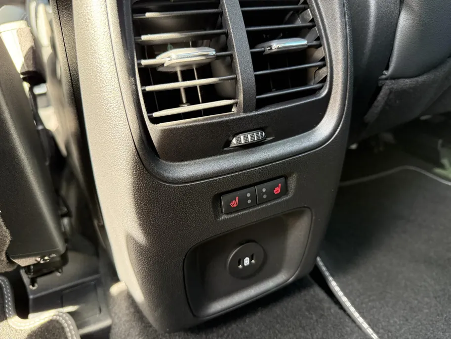 Ford Kuga 2.5 PHEV Active X 243PK Panoramadak | Wegklapbare trekhaak | AGR voorstoelen | Winter Pack | BLIS
