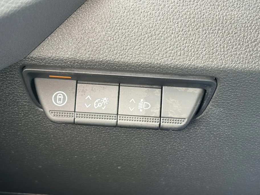 Renault Master E-Tech T35 L2H2 Advance Long Range 87 kWh Automaat | NIEUWE AUTO - DIRECT LEVERBAAR! | Camera | Climate Control | Cruise Control | Apple CarPlay/Android Auto | Full LED | Licht & Regen Sensor | Parkeersensoren |