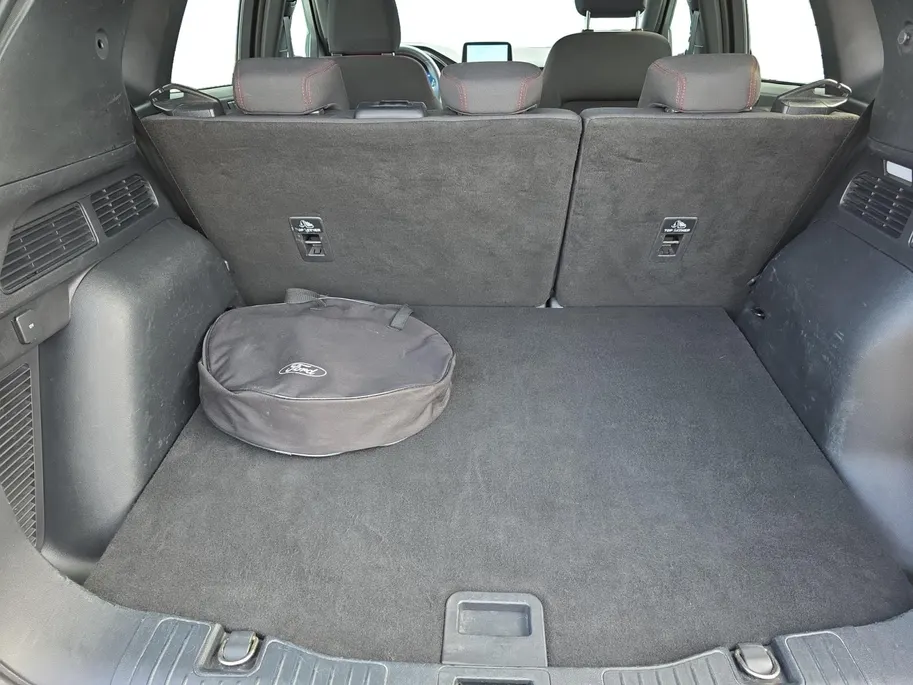 Ford Kuga 2.5 PHEV ST-Line | Winterpack | HUD  | Dodehoek Detectie | Elektr. Achterklep | Adapt. Cruise Control | 12 maanden garantie! |