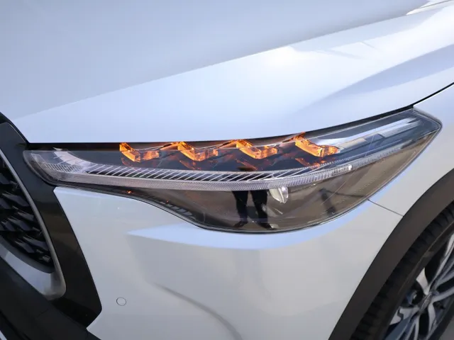 Toyota Corolla Cross Hybrid 140 Dynamic | Stoel/Stuur verwarm | All Season | Elek. kofferbakklep VERKOCHT