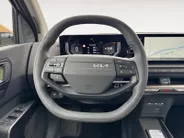 Kia EV2 Plus 42.2 kWh | Navigatie | Climate control | Adaptive cruise control | Stoel + Stuurverwarming | Parkeersensoren voor en achter + parkeercamera achter