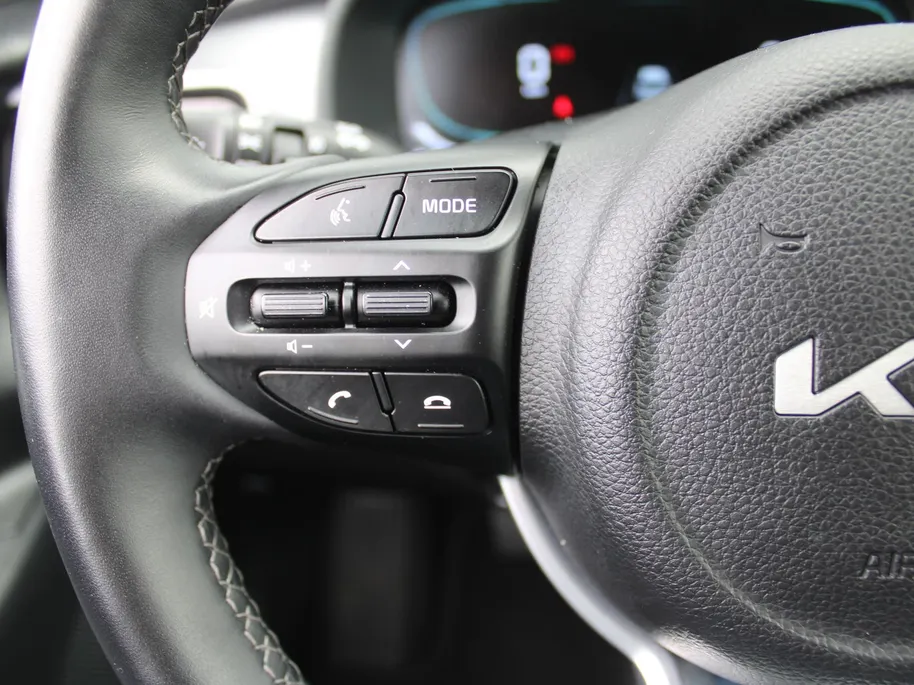 Kia Stonic 1.0 T-GDi MHEV DynamicPlusLine | Stuur-/stoelverwarming | Camera | Clima | Cruise | 16' LM | Navi | LED | Keyless |