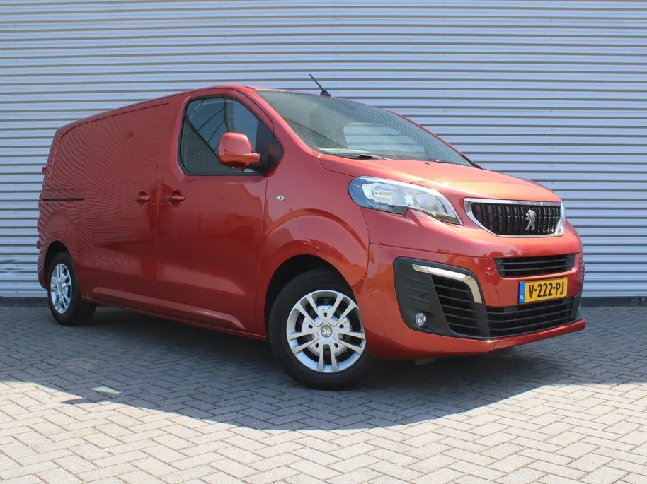 Peugeot Expert 227S 2.0 BlueHDI 180 Premium Pack | Trekhaak | Navi | Camera | Dodehoek detectie | Automaat | PDC | Airco | Cruise | Betimmerd | Betonplex vloer |