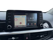 Kia Picanto 1.0 CVVT First Edition | All-Seasonbanden /Apple Carplay/ Android Auto | Navigatiesysteem | Cruise Control | Climate Control | Parkeercamera Achter | Lichtsensor | 15' Lichtmetalen Velgen