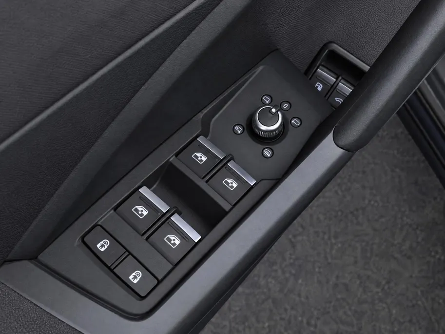 Audi Q3 Sportback 45 TFSIe 180kW/245PK S Line · Panoramadak · Trekhaak · Camera · Stoelverwarming · Apple/Android Car Play · Adaptive Cruise Control ·  Drive select ·