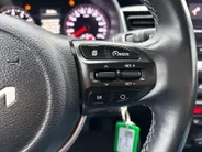 Kia Stonic 1.0 T-GDi MHEV DynamicLine | Achteruitrijcamera | Parkeersensoren achter | Apple/Android Carplay | Climate control | Cruise control | LMV
